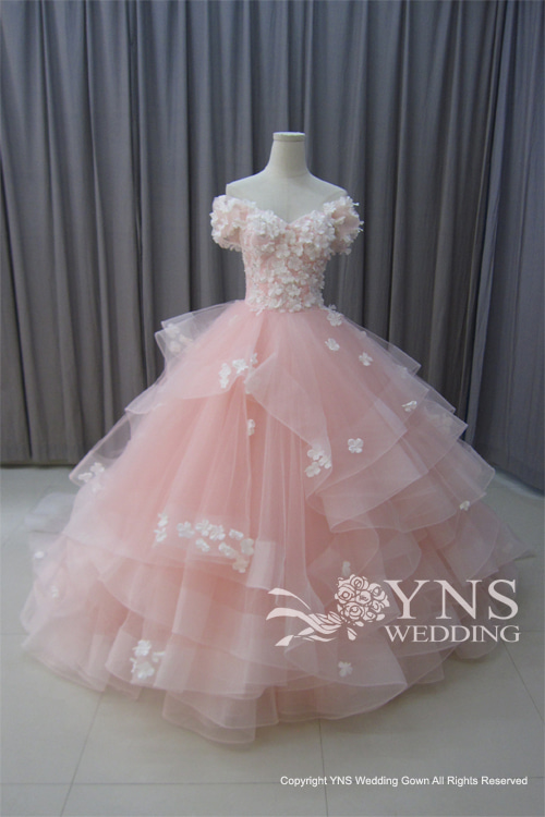 花びらの似合う優しいピンクのカラードレスが着たい！可愛らしい印象に（デザイン変更後）